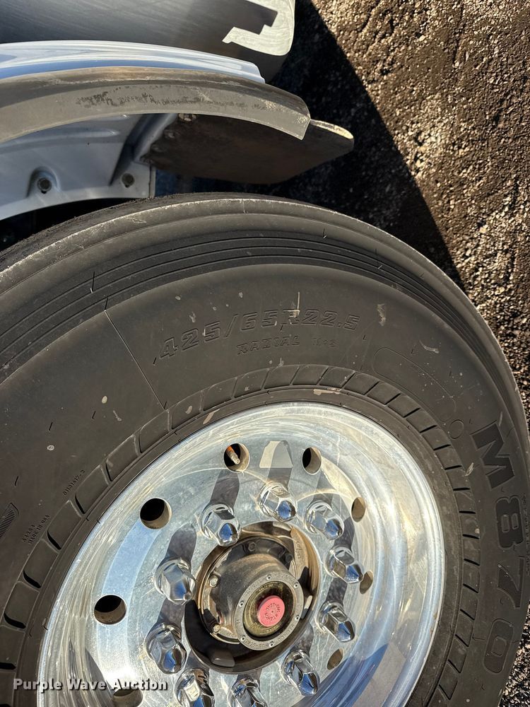 image for item EG1954 2012 Peterbilt 367 crane truck