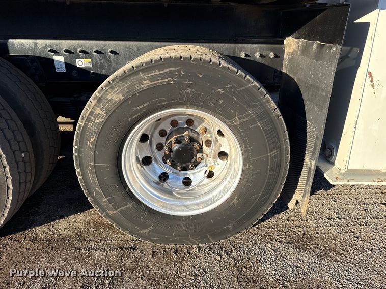 image for item EG1954 2012 Peterbilt 367 crane truck