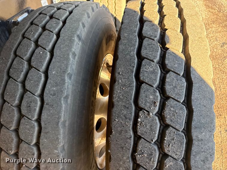 image for item EG1954 2012 Peterbilt 367 crane truck