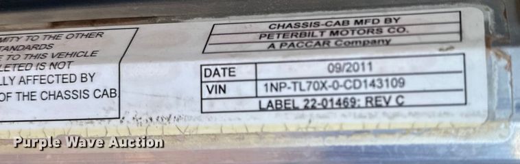 image for item EG1954 2012 Peterbilt 367 crane truck