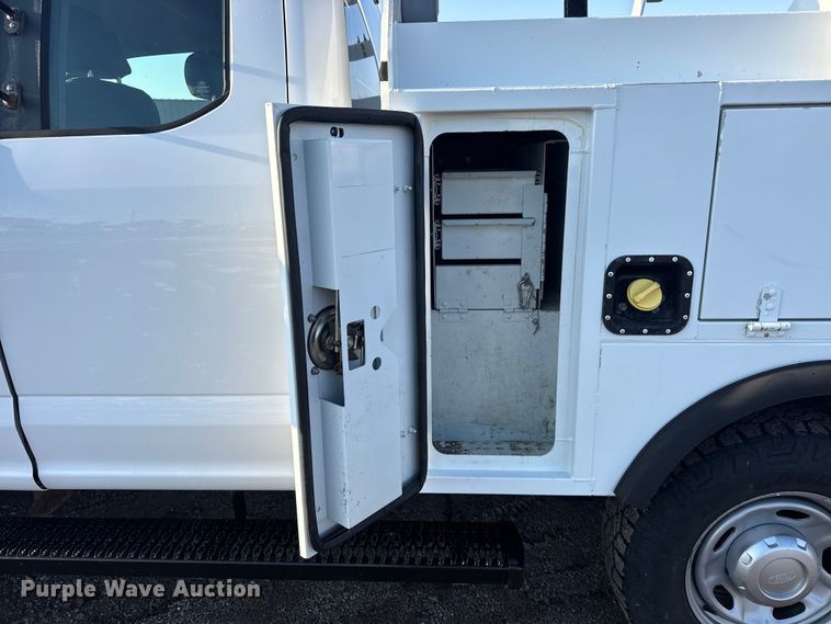 image for item EG2018 2017 Ford F250 Super Duty XL Ext. Cab utility bed pickup truck