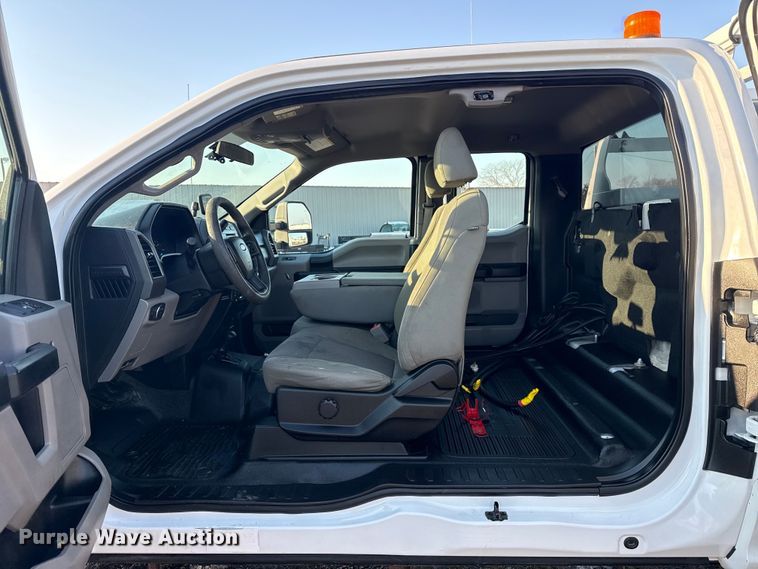 image for item EG2018 2017 Ford F250 Super Duty XL Ext. Cab utility bed pickup truck