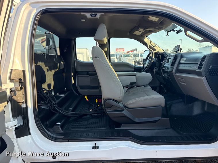 image for item EG2018 2017 Ford F250 Super Duty XL Ext. Cab utility bed pickup truck