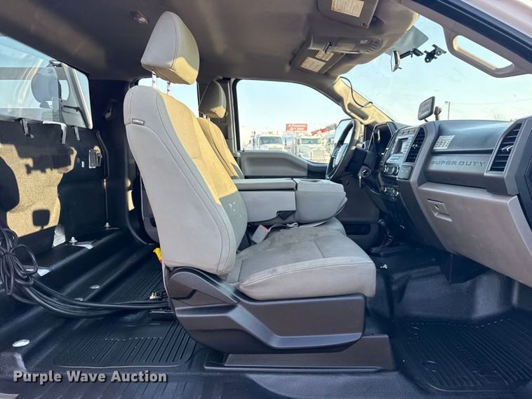 image for item EG2018 2017 Ford F250 Super Duty XL Ext. Cab utility bed pickup truck