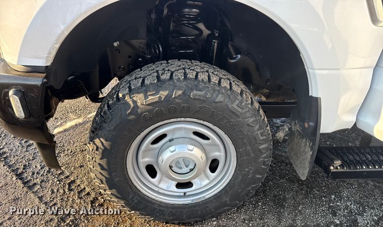 image for item EG2018 2017 Ford F250 Super Duty XL Ext. Cab utility bed pickup truck