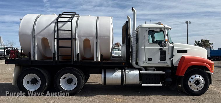 image for item EG2114 2011 Mack CHU613 flatbed truck