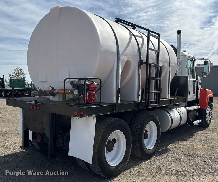 image for item EG2114 2011 Mack CHU613 flatbed truck