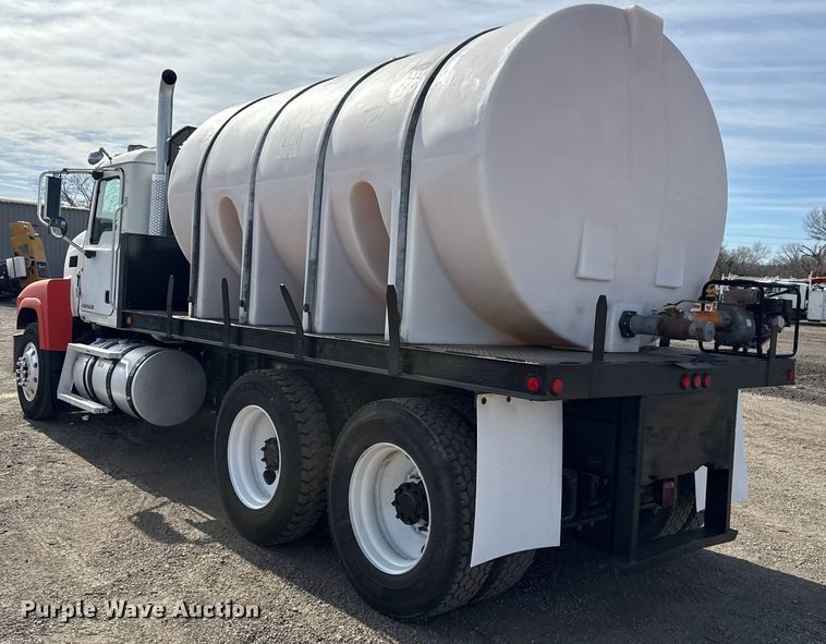 image for item EG2114 2011 Mack CHU613 flatbed truck