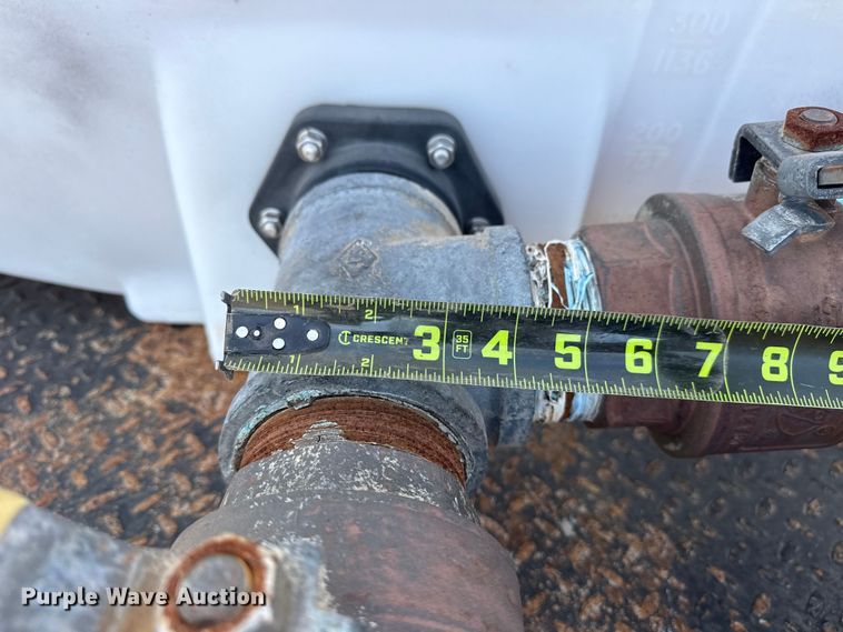 image for item EG2114 2011 Mack CHU613 flatbed truck