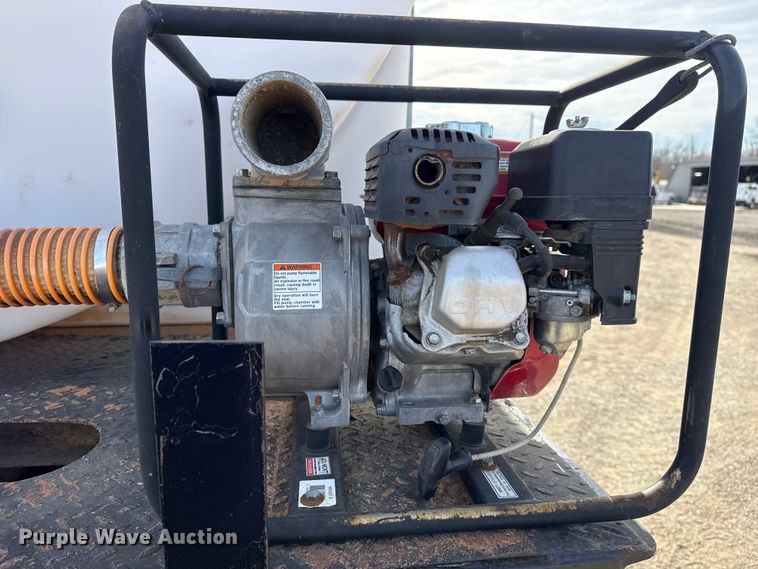 image for item EG2114 2011 Mack CHU613 flatbed truck