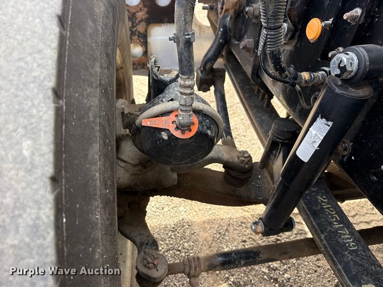 image for item EG2114 2011 Mack CHU613 flatbed truck