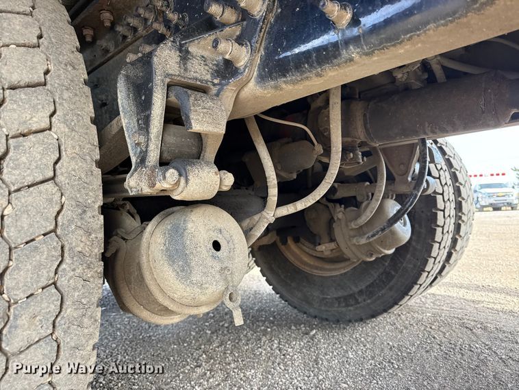 image for item EG2114 2011 Mack CHU613 flatbed truck