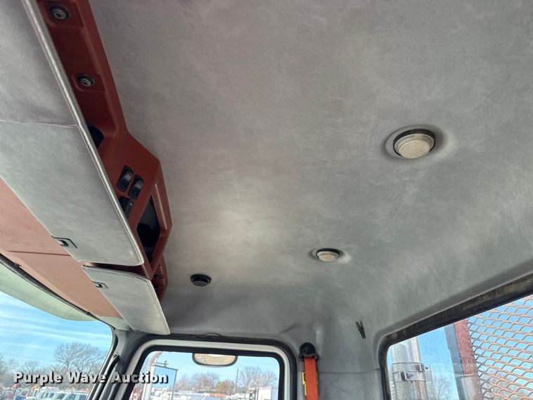 image for item EG2114 2011 Mack CHU613 flatbed truck