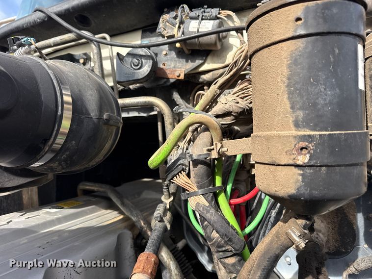 image for item EG2114 2011 Mack CHU613 flatbed truck