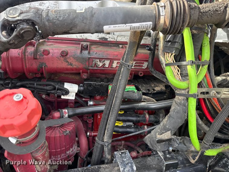 image for item EG2114 2011 Mack CHU613 flatbed truck