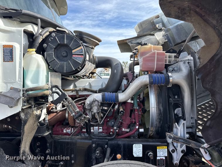 image for item EG2114 2011 Mack CHU613 flatbed truck