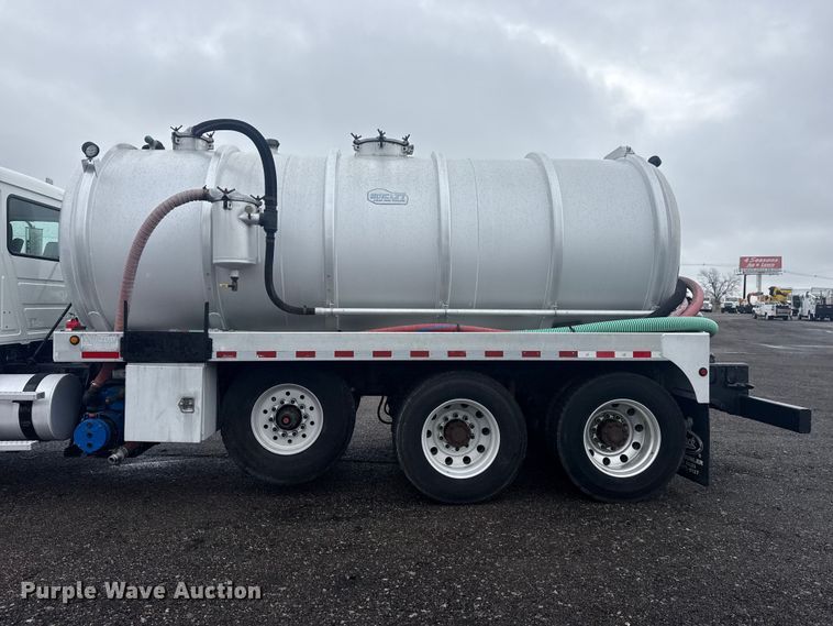 image for item EG2162 2013 Mack GU713 vacuum truck