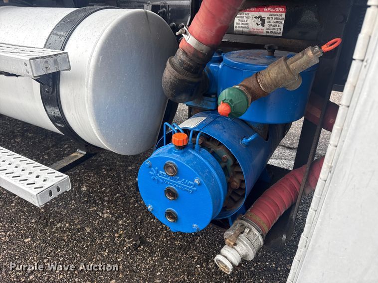 image for item EG2162 2013 Mack GU713 vacuum truck