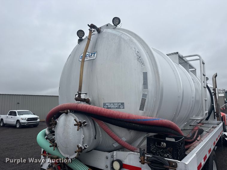 image for item EG2162 2013 Mack GU713 vacuum truck