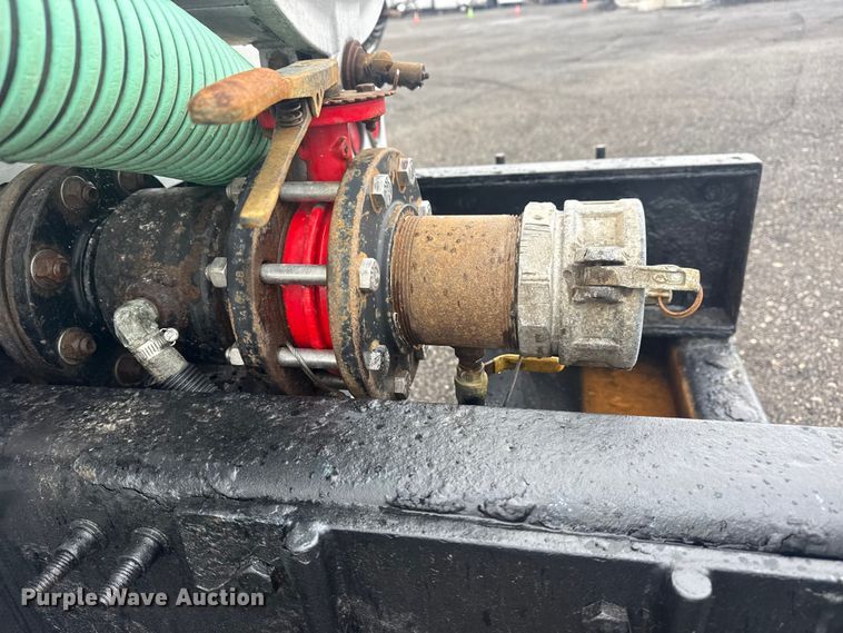 image for item EG2162 2013 Mack GU713 vacuum truck