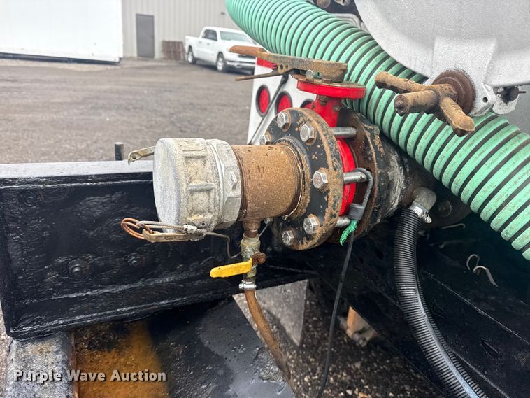 image for item EG2162 2013 Mack GU713 vacuum truck