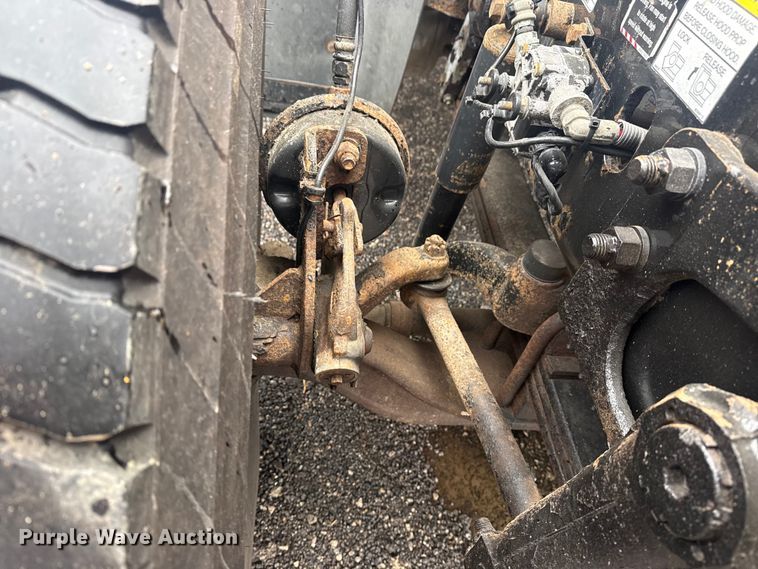 image for item EG2162 2013 Mack GU713 vacuum truck