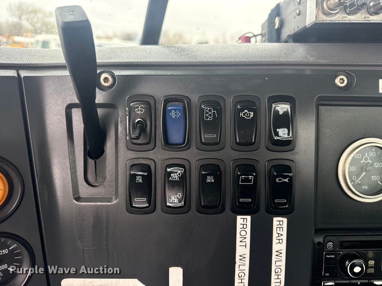 image for item EG2162 2013 Mack GU713 vacuum truck