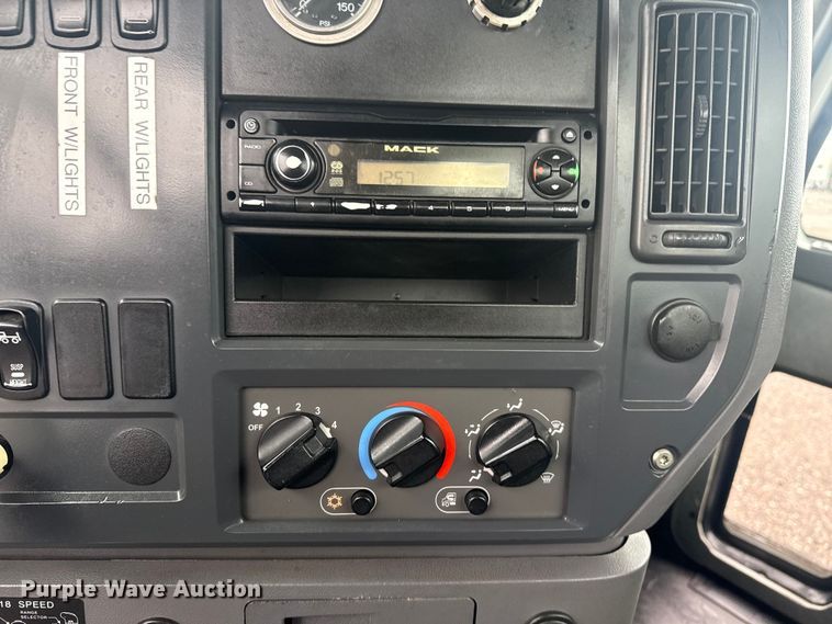 image for item EG2162 2013 Mack GU713 vacuum truck