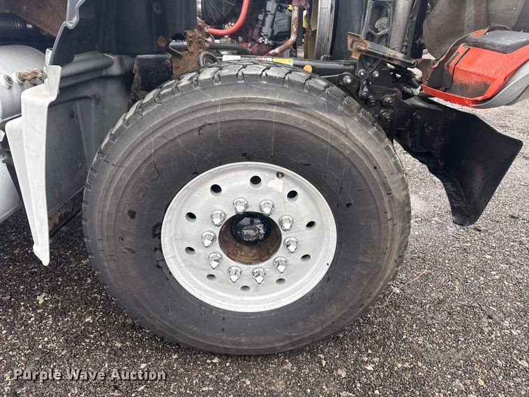 image for item EG2162 2013 Mack GU713 vacuum truck