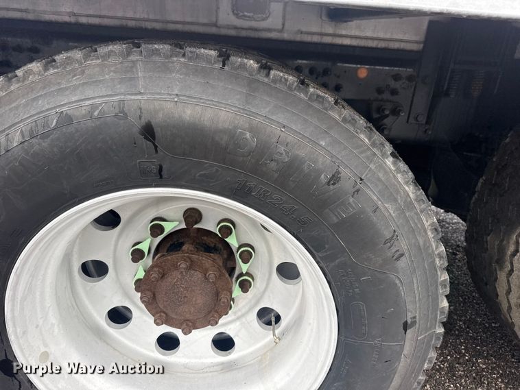 image for item EG2162 2013 Mack GU713 vacuum truck