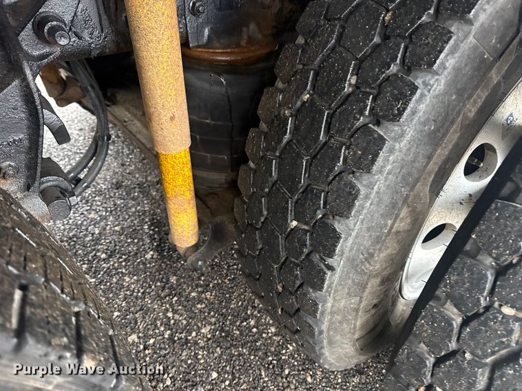 image for item EG2162 2013 Mack GU713 vacuum truck