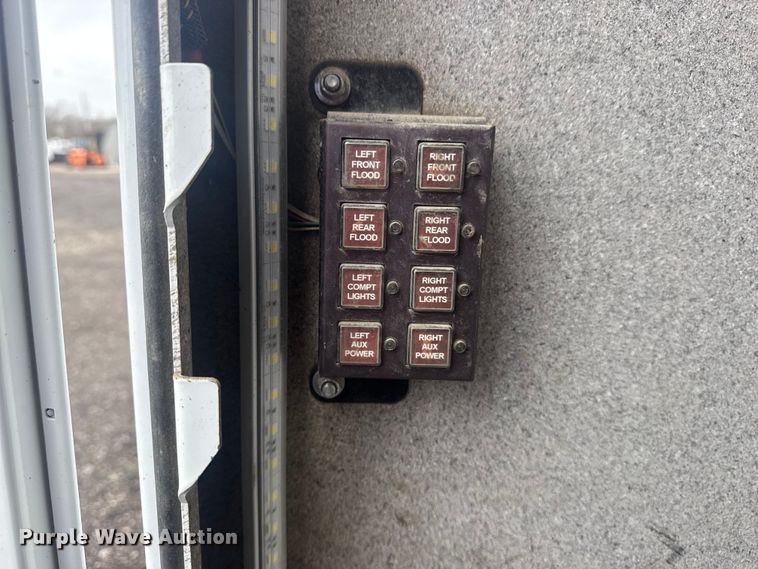 image for item EG2169 2015 Kenworth T370 utility / service truck