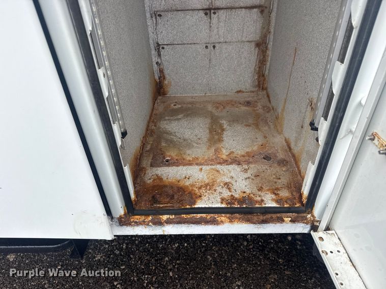 image for item EG2169 2015 Kenworth T370 utility / service truck