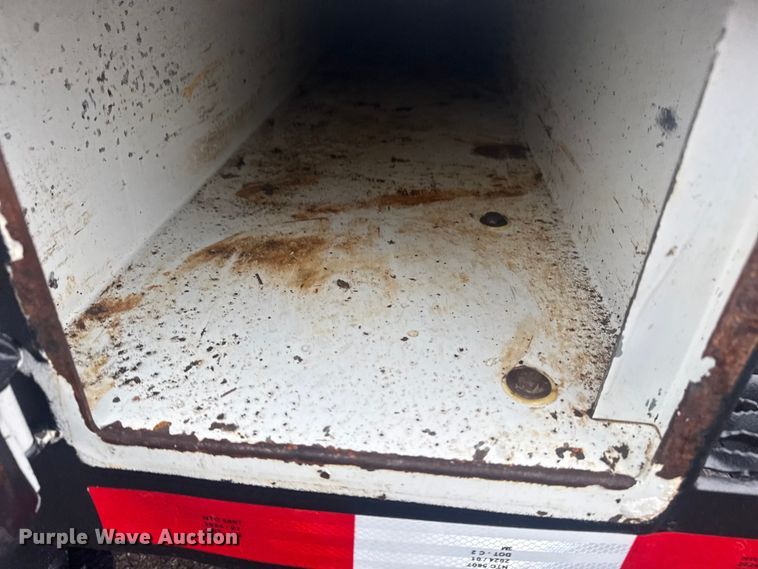 image for item EG2169 2015 Kenworth T370 utility / service truck