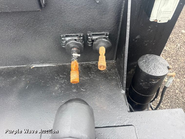 image for item EG2169 2015 Kenworth T370 utility / service truck