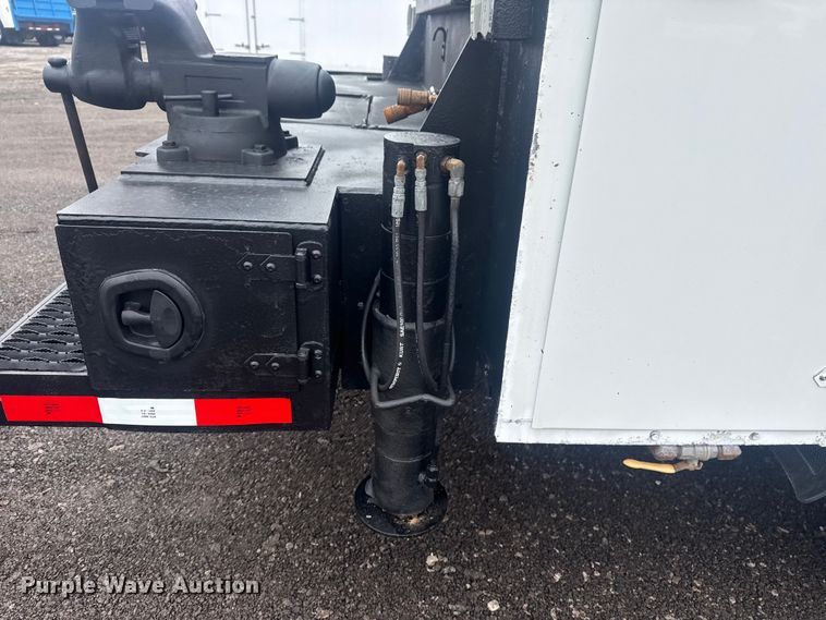 image for item EG2169 2015 Kenworth T370 utility / service truck