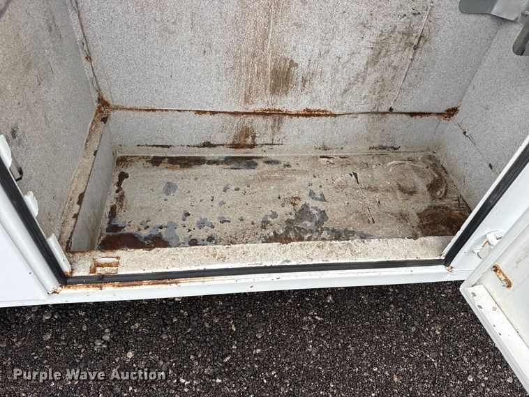 image for item EG2169 2015 Kenworth T370 utility / service truck