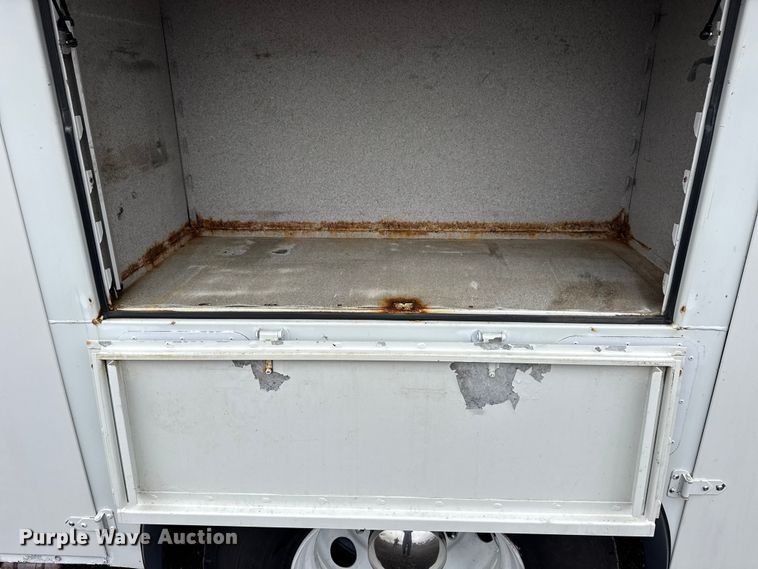 image for item EG2169 2015 Kenworth T370 utility / service truck