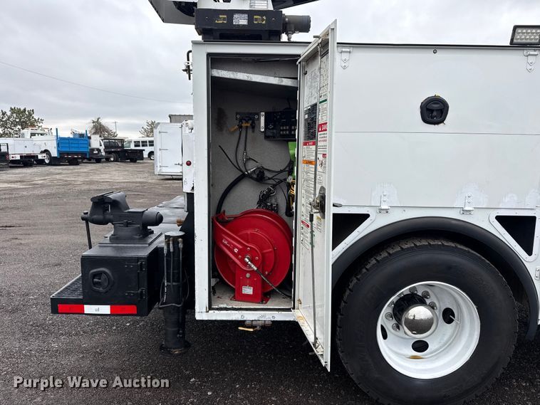 image for item EG2169 2015 Kenworth T370 utility / service truck