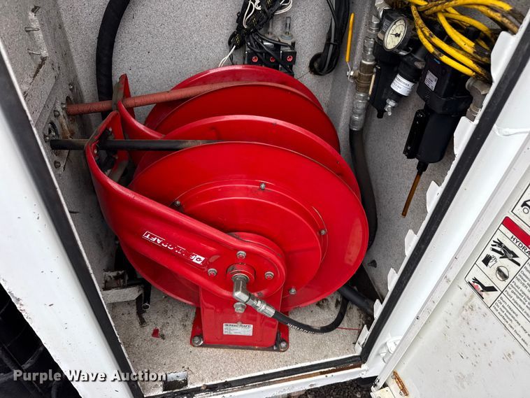 image for item EG2169 2015 Kenworth T370 utility / service truck