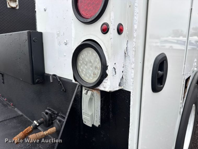 image for item EG2169 2015 Kenworth T370 utility / service truck