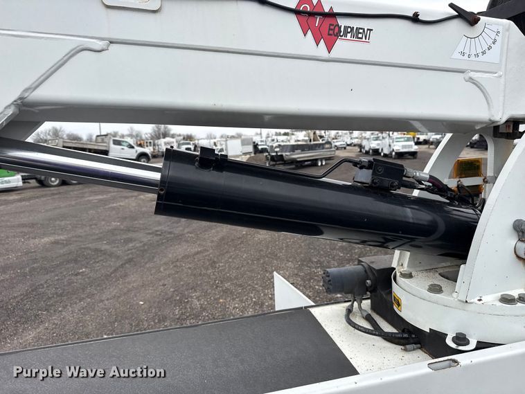 image for item EG2169 2015 Kenworth T370 utility / service truck