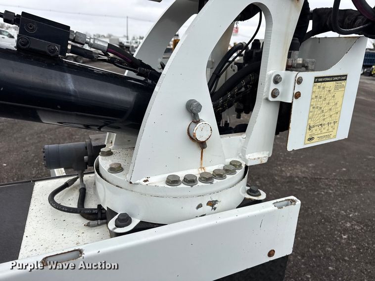 image for item EG2169 2015 Kenworth T370 utility / service truck