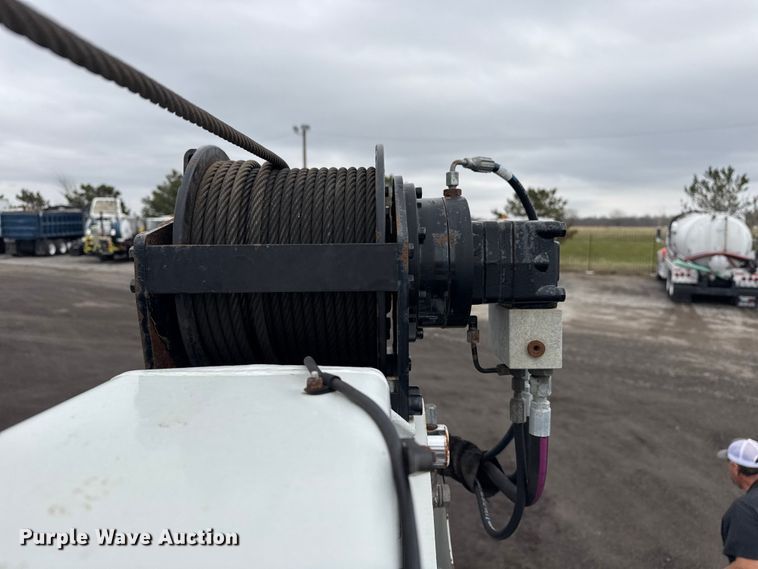 image for item EG2169 2015 Kenworth T370 utility / service truck