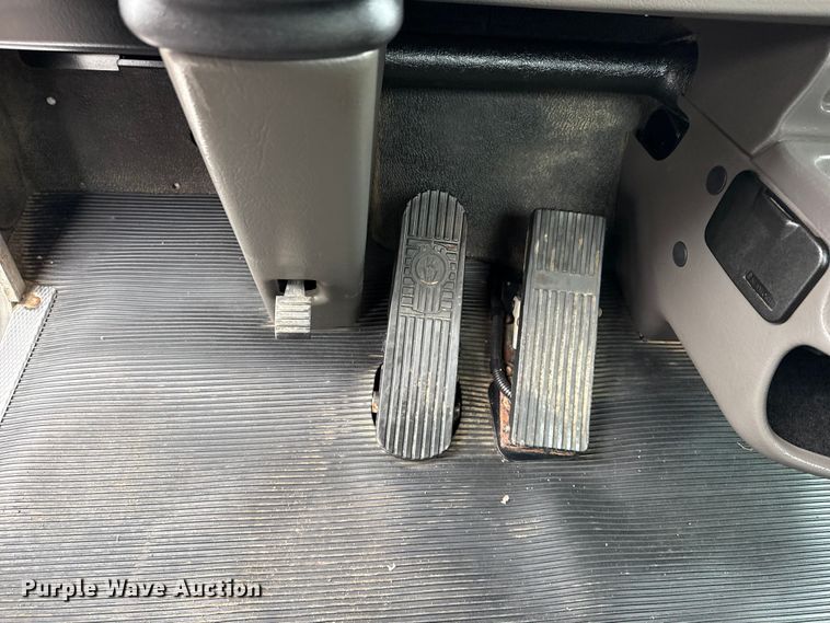 image for item EG2169 2015 Kenworth T370 utility / service truck