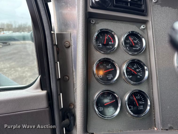 image for item EG2169 2015 Kenworth T370 utility / service truck