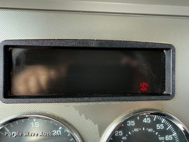 image for item EG2169 2015 Kenworth T370 utility / service truck