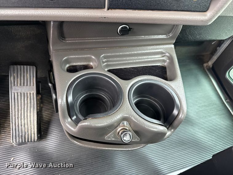 image for item EG2169 2015 Kenworth T370 utility / service truck