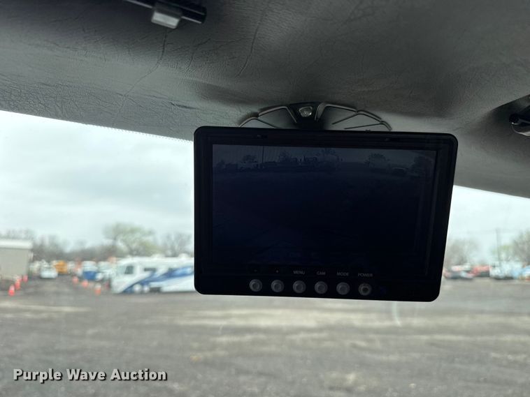 image for item EG2169 2015 Kenworth T370 utility / service truck