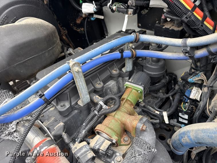 image for item EG2169 2015 Kenworth T370 utility / service truck